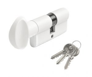 Spalvoti cilindrai su suktuku: Balta